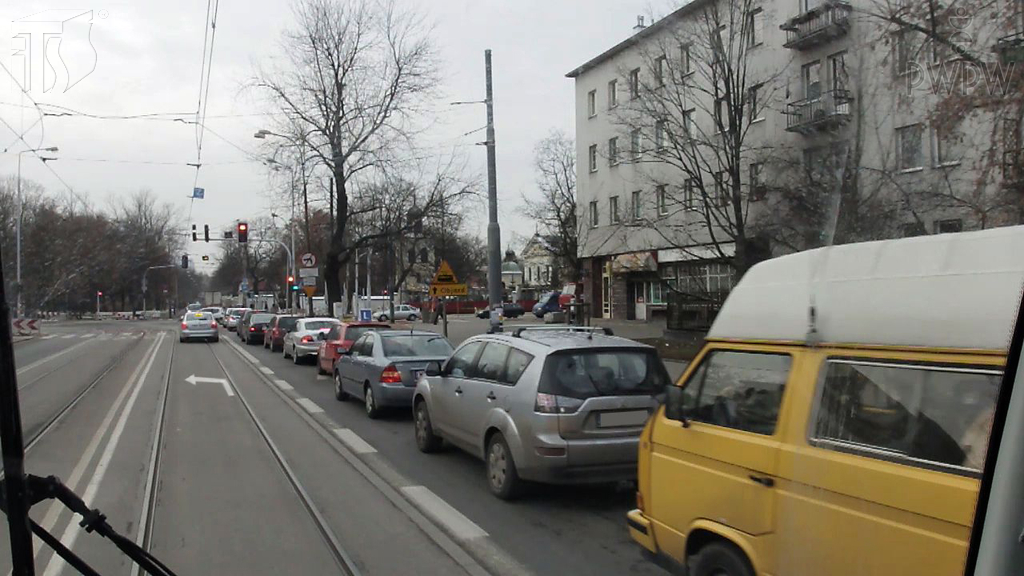 Materiał do pytania: Czy podczas omijania masz w każdym przypadku obowiązek zachować bezpieczny odstęp?