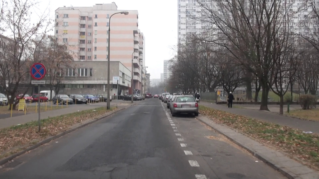 Materiał do pytania: Czy ten znak poziomy wyznacza pas postojowy?