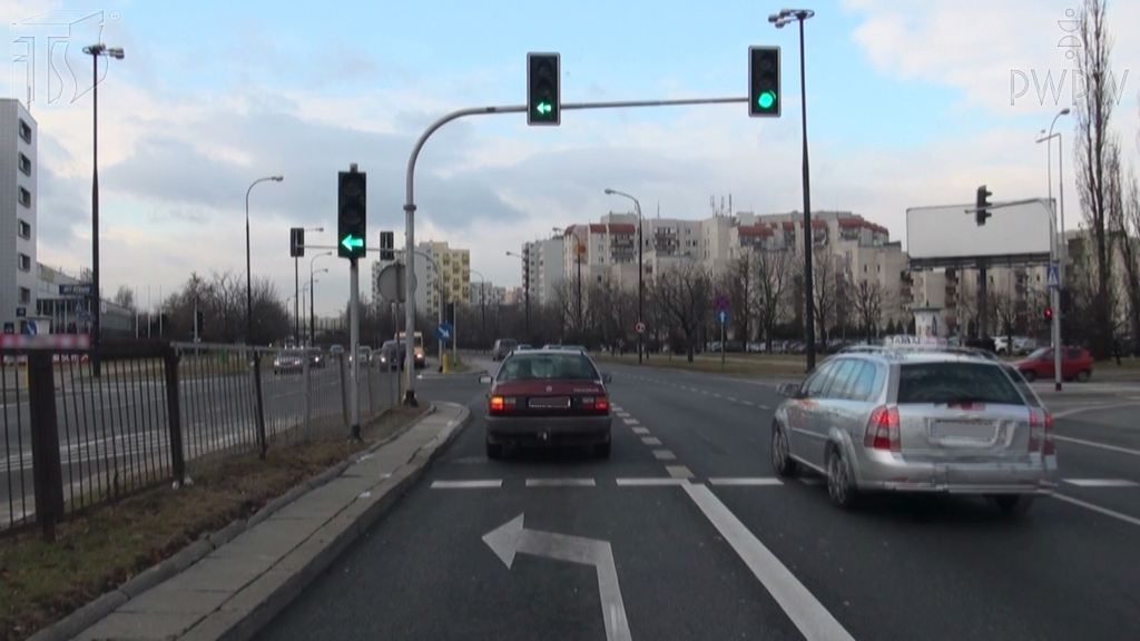 Material zur Frage: Dürfen Sie in dieser Situation von diesem Fahrstreifen wenden?