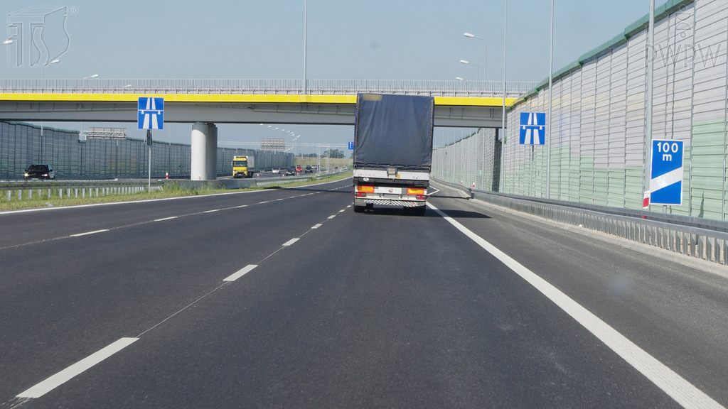 Materiał do pytania: Z jaką prędkością masz obowiązek jechać na autostradzie?