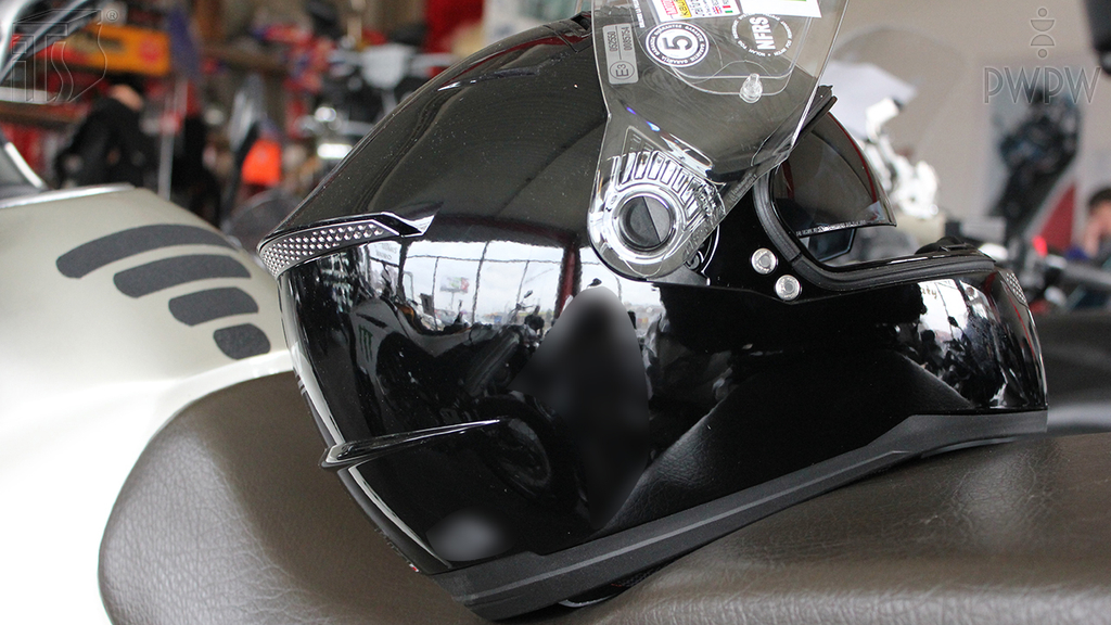 Materiał do pytania: Czy jadąc motocyklem masz obowiązek używać kasku ochronnego?