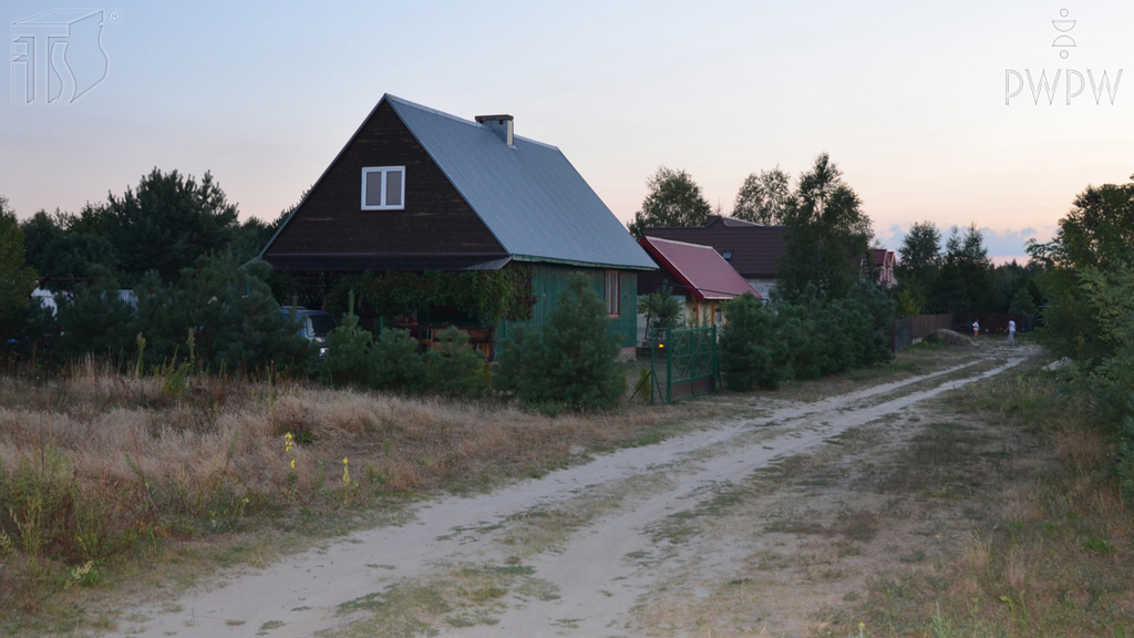 Materiał do pytania: W jaki sposób powinieneś kierować motorowerem na drodze gruntowej?