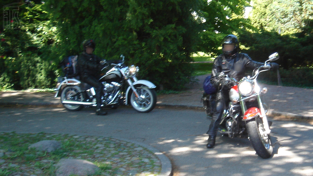 Material zur Frage: Dürfen Sie mit dem Motorrad ein anderes Motorrad abschleppen?