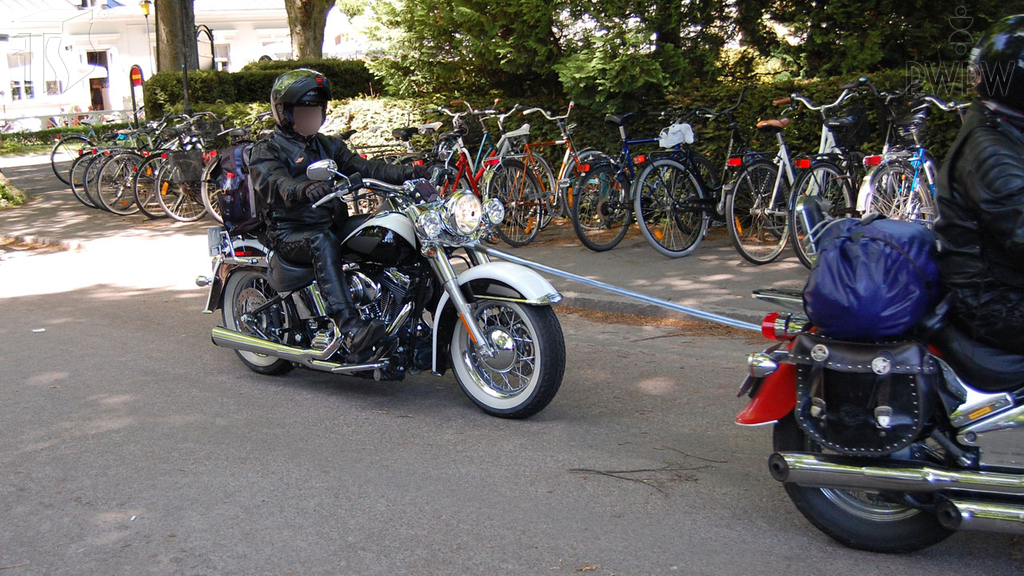 Material zur Frage: Dürfen Sie ein geschlepptes Motorrad fahren, wenn Sie keine Fahrerlaubnis für dieses haben?