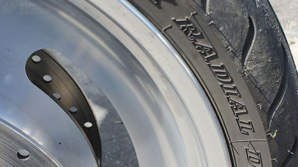 Material zur Frage: Wie wirkt sich ein zu niedriger Reifendruck auf einen sicheren Betrieb des Motorrads aus?