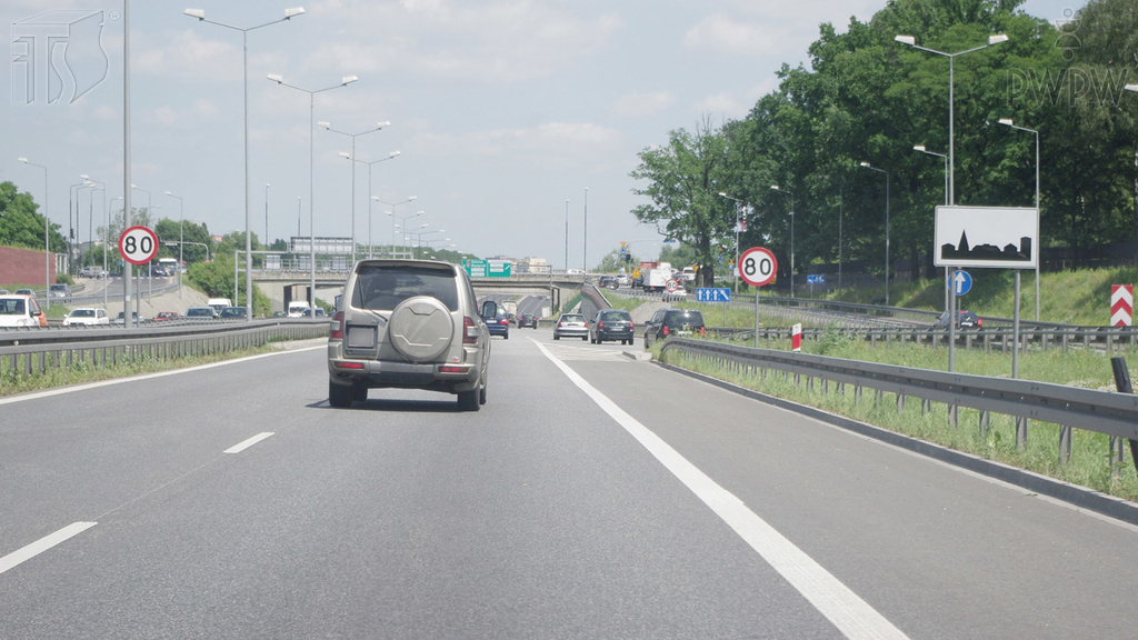 Materiał do pytania: Czy kierując autobusem na obszarze zabudowanym, masz prawo jechać z prędkością 80 km/h na tak oznakowanej drodze?