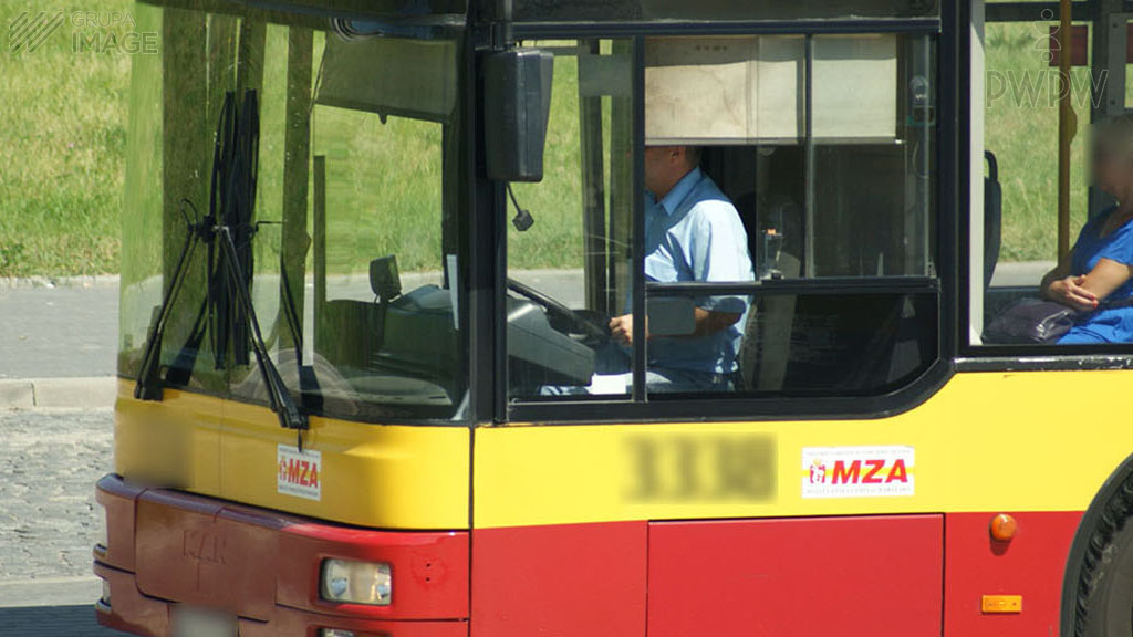 Material zur Frage: Welcher der aufgeführten Gegenstände gehört zu der Pflichtausstattung eines im Stadtverkehr eingesetzten Busses?