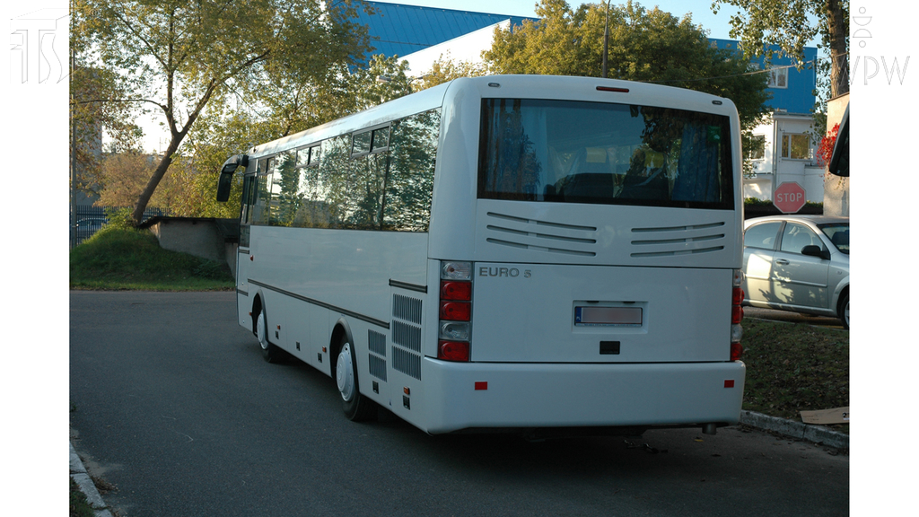 Material zur Frage: Welchen von den genannten Tätigkeiten sollen Sie zur Erreichung der besten Wirkung der Motorbremse ausführen, wenn Sie einen Bus fahren?