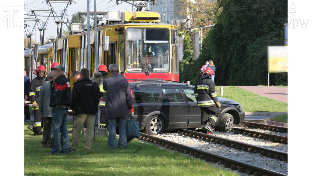 Material zur Frage: Dürfen Sie bei der Beteiligung an einem Verkehrsunfall mit Verletzten von der Kreuzung ausfahren, um den Verkehr anderen Fahrzeugen nicht zu behindern?