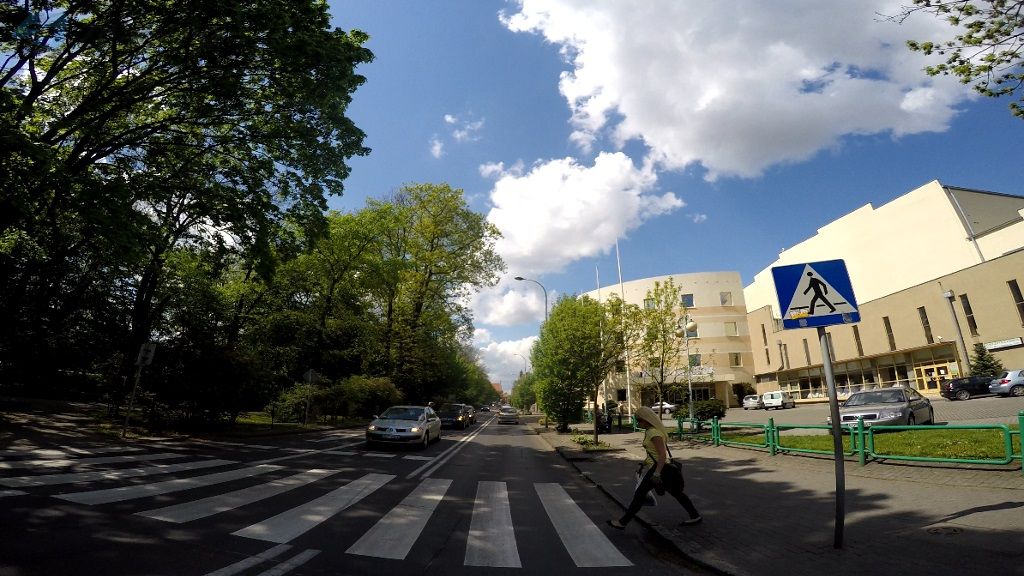 Materiał do pytania: Który z wymienionych czynników ma bezpośredni wpływ na drogę hamowania?
