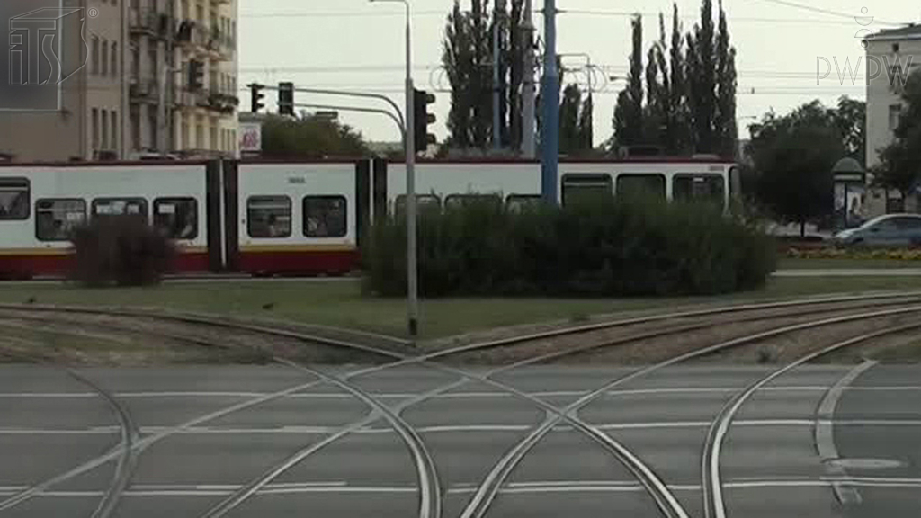 Material zur Frage: Was muss man bei der Überfahrt über ein Straßenbahnherzstück beachten?