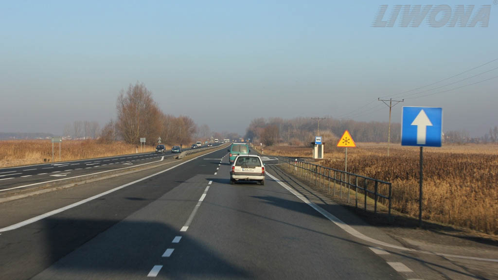 Materiał do pytania: Czy zabrania się cofania na drodze jednokierunkowej?